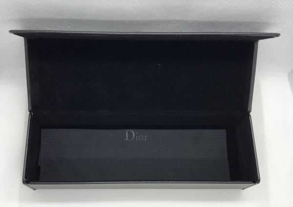 Neues Christian Dior Magnetbox Etui, inklusive Mikrofasertuch und Box